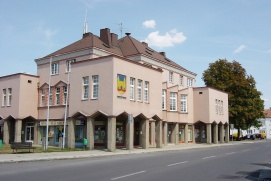 Hohenau Rathaus und Ortskern